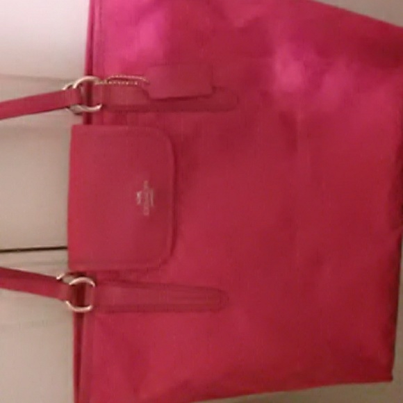 Coach Tote 💓 like New! 🎯 Authenticity Guaranteed ‼️ - Picture 4 of 4